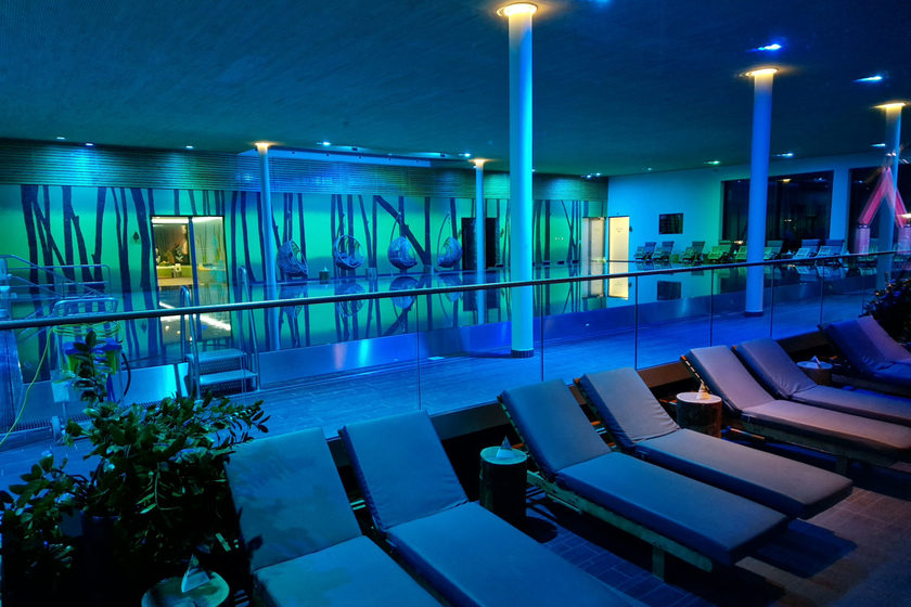 Ruhebereich am Abend im Bio-Seehotel Zeulenroda im Thüringer Vogtland