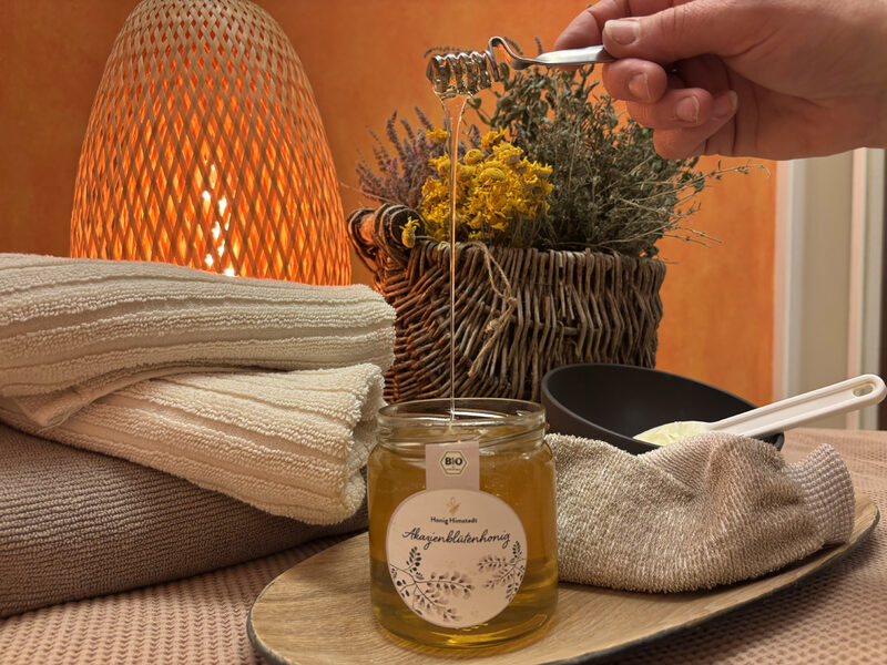 Honigglas im Anwendungsraum vom Bio- und Wellnesshotel Eggensberger am Hopfensee in Füssen im Allgäu