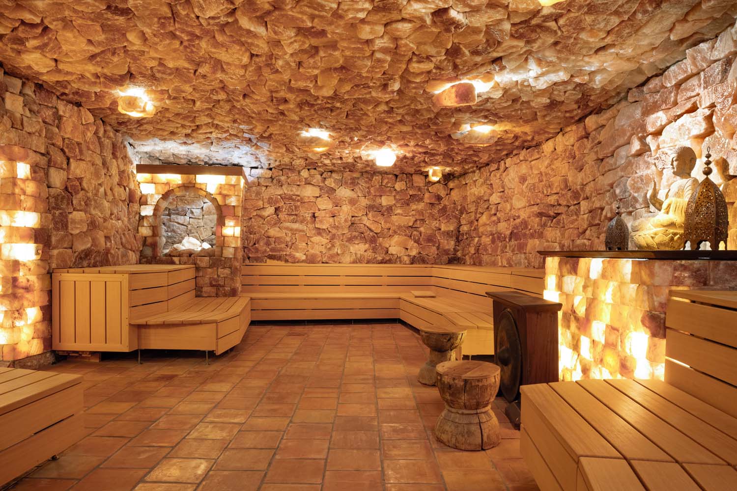 Himalaya-Salzstollen in der Saunawelt der Medietran Therme