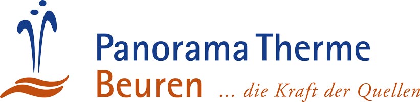 Logo für die Panorama Therme Beuren mit blauen, brunnenähnlichen Formen auf der linken Seite, marineblauem und orangefarbenem Text und dem Slogan Die Kraft der Quellen in orangefarbener Kursivschrift.